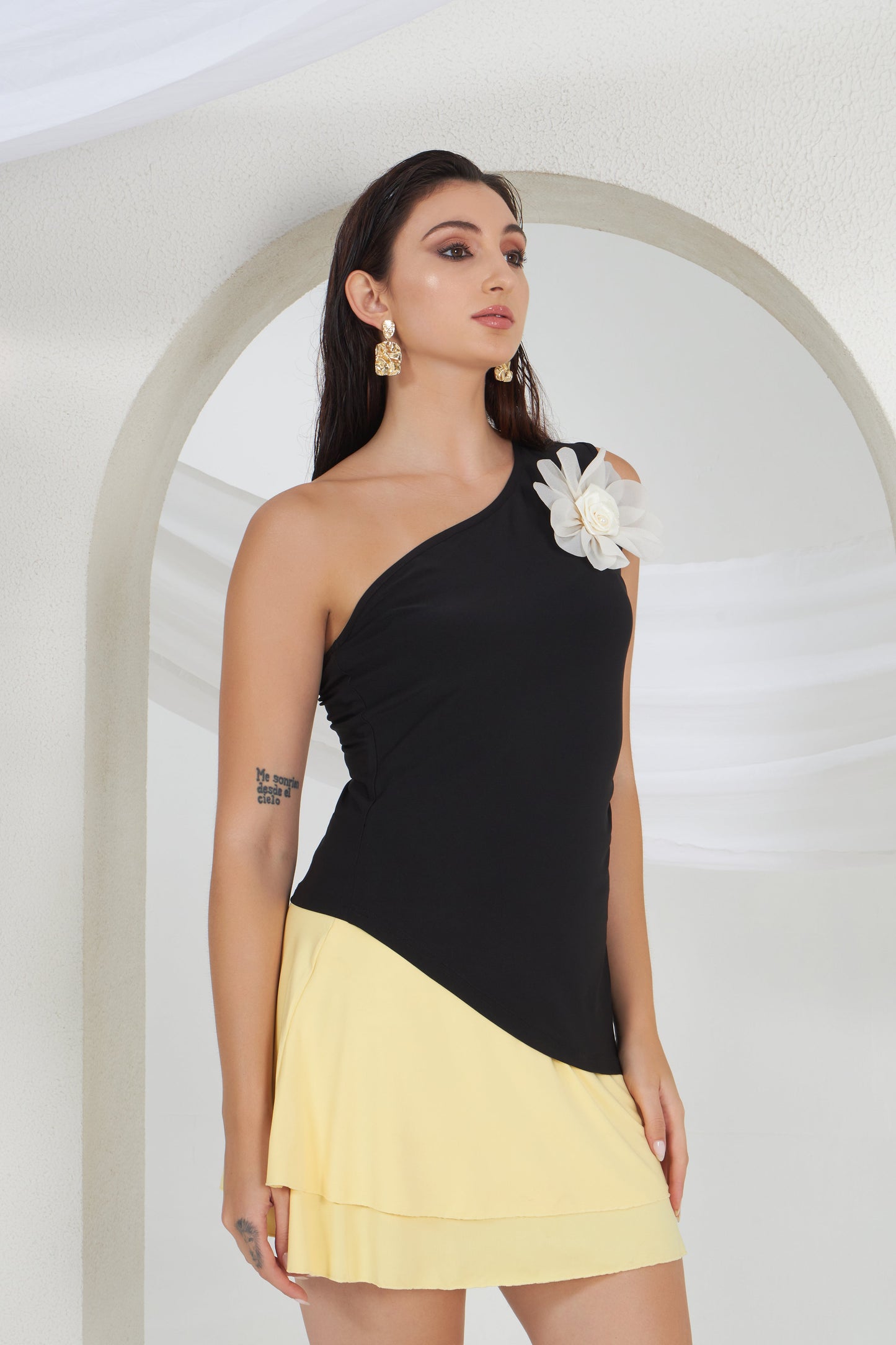 FLOWER DETAIL ASYMMETRICAL TOP
