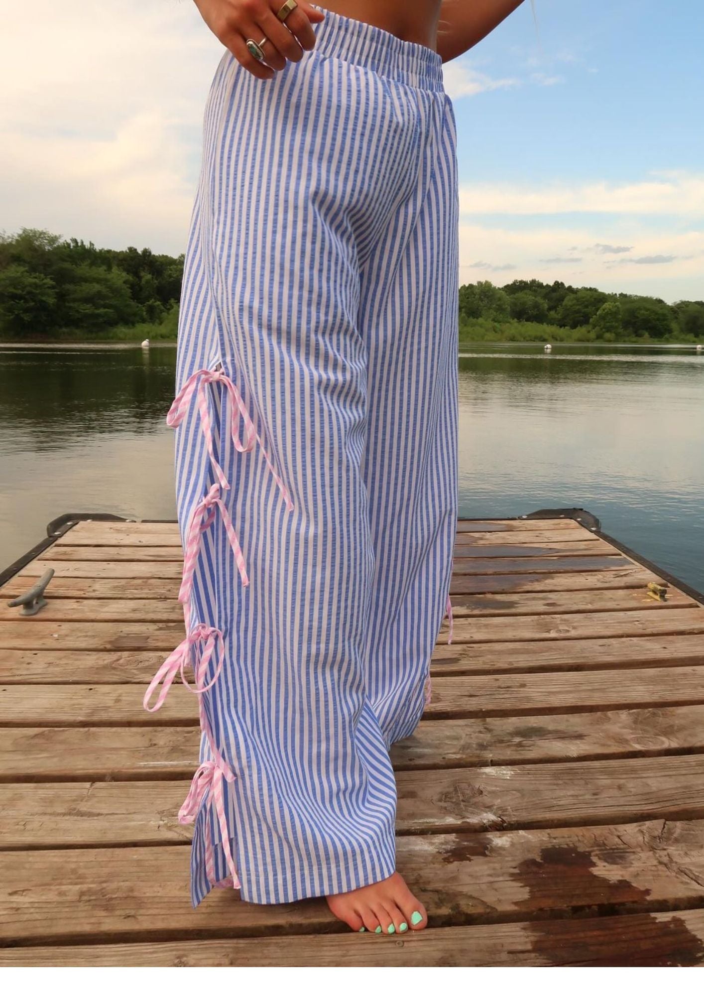 BLUE STRIPED SLIT TIE KNOT PANTS